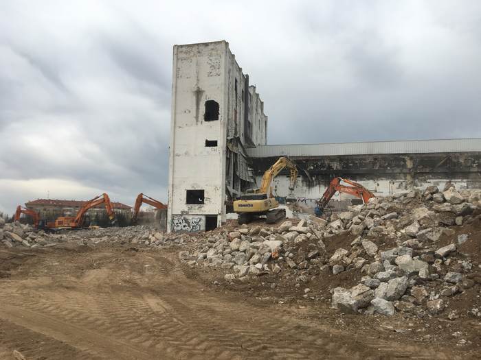 Demolición de nave industrial — Grupo Población